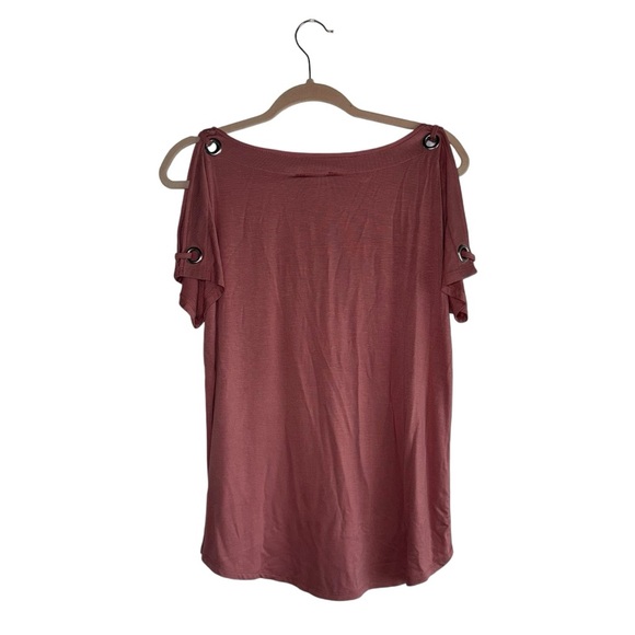 CABLE & GUAGE Rose Short Sleeve Cold Shoulder Top M NWT - Picture 4 of 8